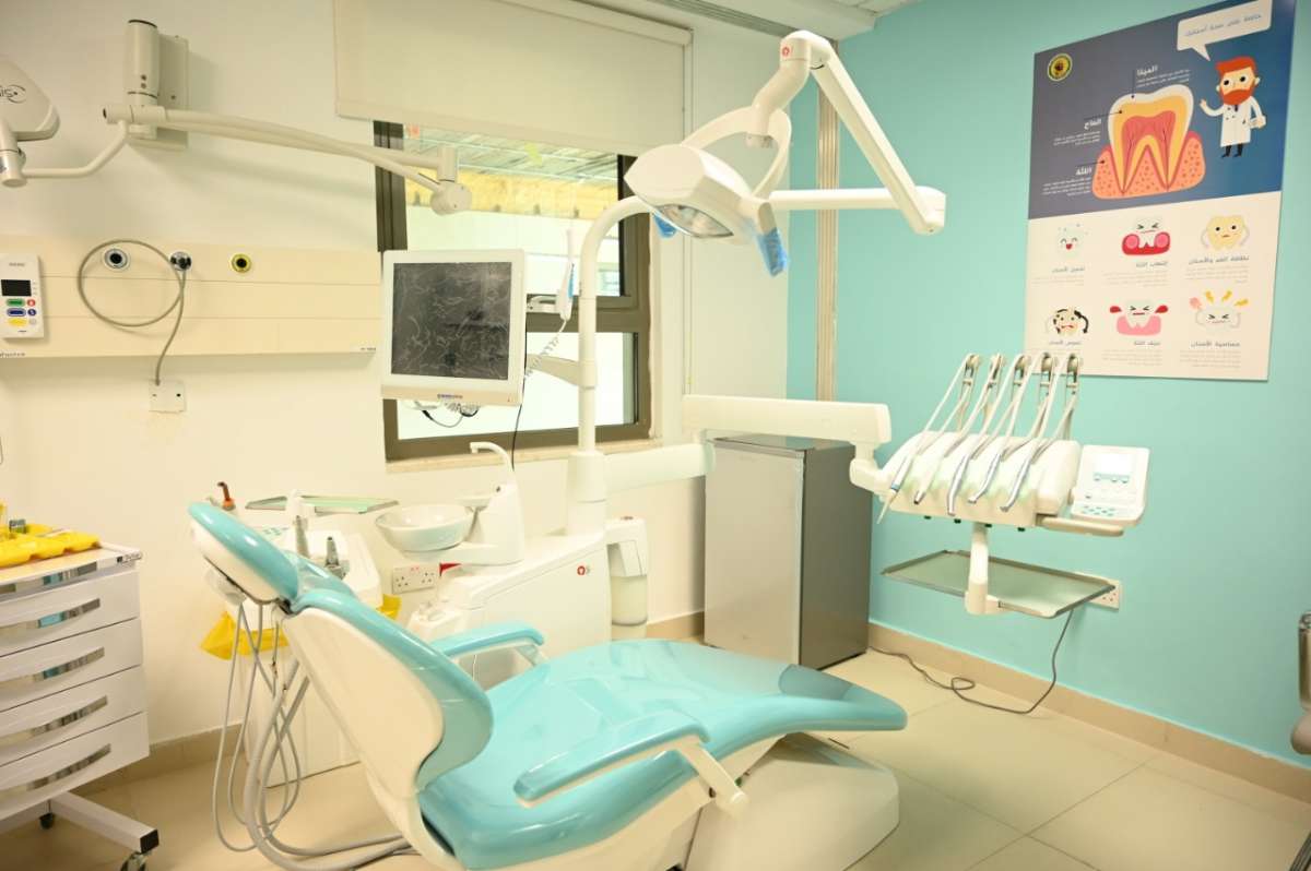 مستشفى الكندي يوفر خدمة طوارئ طب الأسنان 