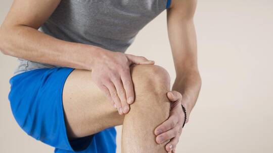 لماذا تحدث طقطقة في المفاصل وكيف تعالج؟