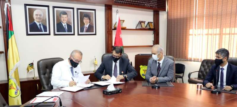 مستشفى الجامعة والجمعية الأردنية للإسعاف  يوقعان اتفاقية تعاون مشترك