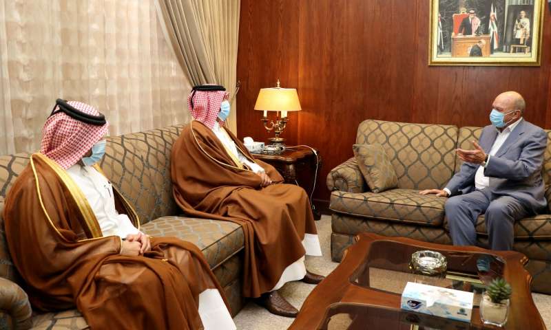 فيصل الفايز: الأردن حريص على ادامة العلاقات مع قطر والبناء عليها