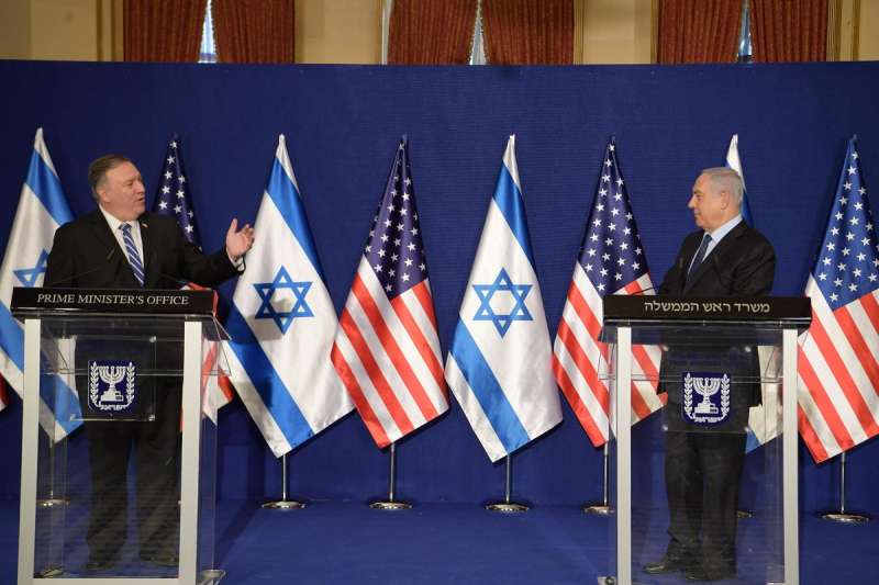 في زيارة داعمة للاستيطان.. وزير الخارجية الأميركي يعلن تجريم مقاطعة اسرائيل