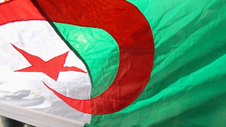 الجزائر.. 1005 إصابات و19 وفاة جديدة بكورونا
