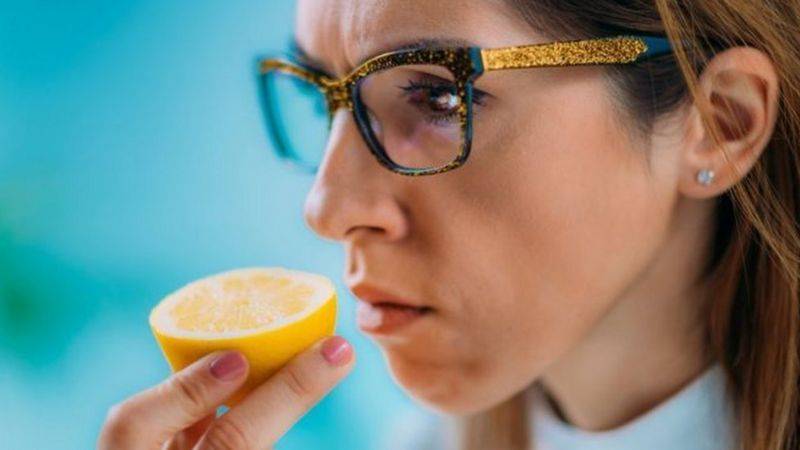 كورونا: فقدان حاسة الشم لدى المصابين يختلف عن البرد والانفلونزا