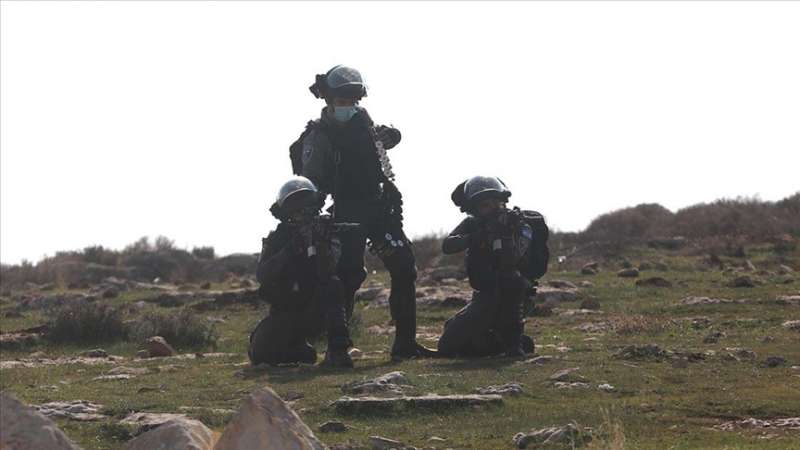 من مسافة صفر.. رصاصة جندي إسرائيلي تخترق رقبة فلسطيني