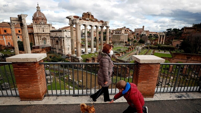 إيطاليا تسجل انخفاضا في الوفيات والإصابات الجديدة بكورونا