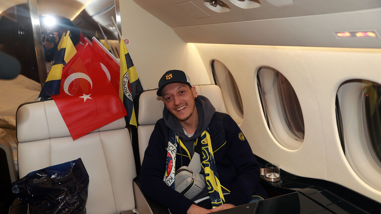 أوزيل يوجه رسالة مؤثرة لـ جماهير أرسنال بعد رحيله إلى الدوري التركي