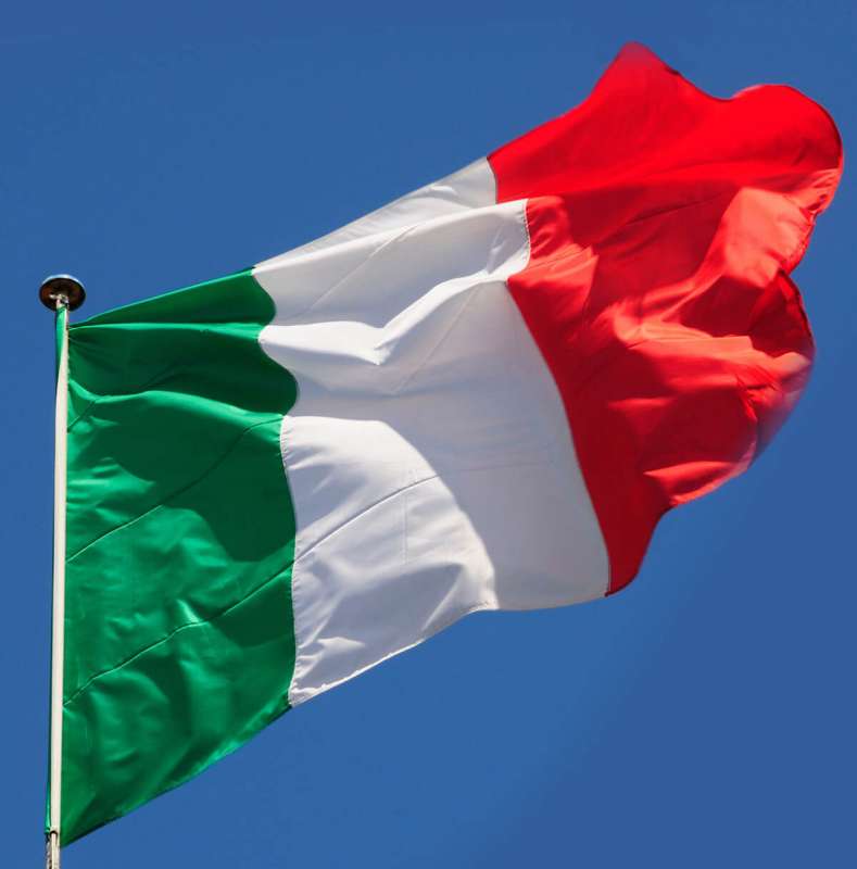 رئيس الوزراء الايطالي يقدم استقالته
