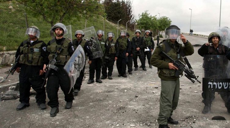 الاحتلال الإسرائيلي يشدد إجراءاته العسكرية في محيط القدس المحتلة