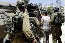 الاحتلال يعتقل 25 فلسطينيا بالضفة الغربية المحتلة