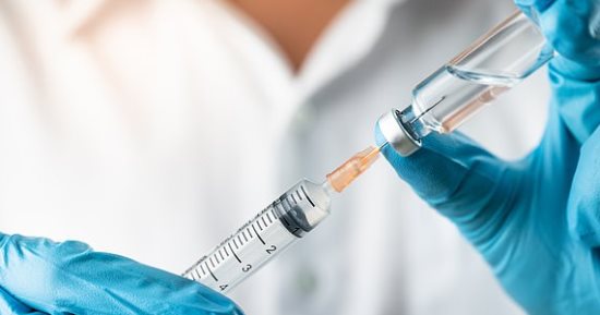 الصحة: تطعيم جميع المسجلين على المنصة خلال أسبوع