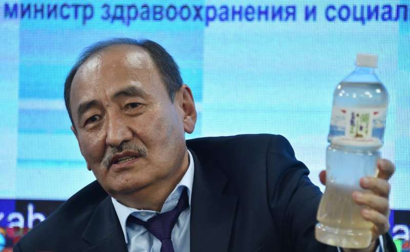 قرغيزستان تروج لجذر نبتة سامّة كعلاج ضد كورونا