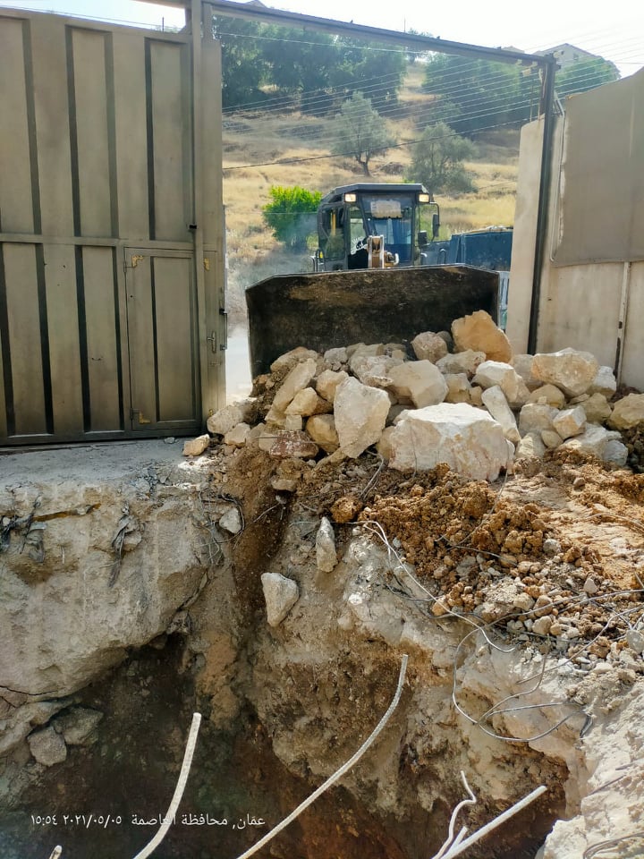 المياه تضبط بئر مخالف في منطقة وادي السير لبيع صهاريج مياه مخالفة