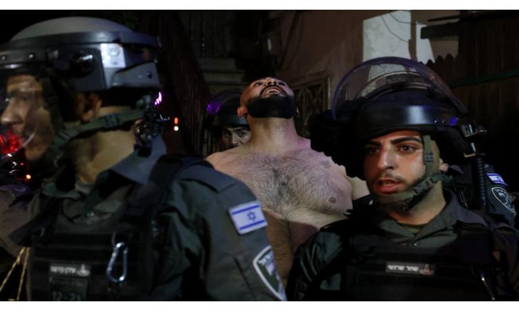 قوات الاحتلال تعزز تواجدها في القدس وتغلق شوارع مؤدية للأقصى