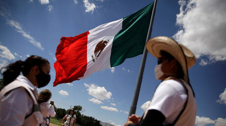 المكسيك تسجل 2880 إصابة و258 وفاة جديدة بكورونا