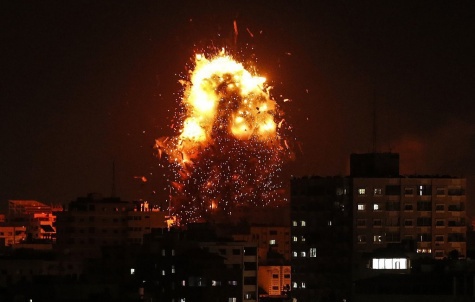 طائرات الاحتلال تجدد قصفها لغزة بعد ليلة طويلة من الغارات