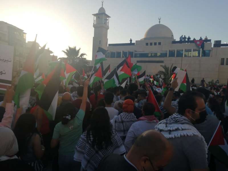 الاردن.. تواصل اعتصام اردنيين قرب سفارة الاحتلال.. ومطالبات بالغاء اتفاقية الغاز  صور
