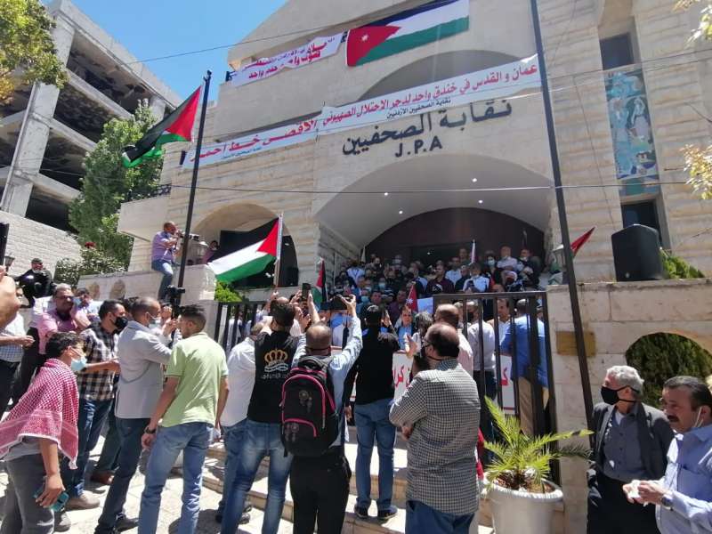 شاهد  صحفيون اردنيون يعبرون عن دعمهم لزملائهم الفلسطينيين