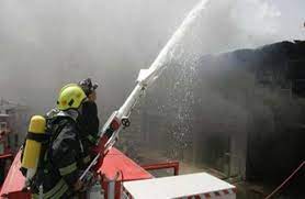 الدفاع المدني يخمد حريق (4) محلات تجارية في عجلون