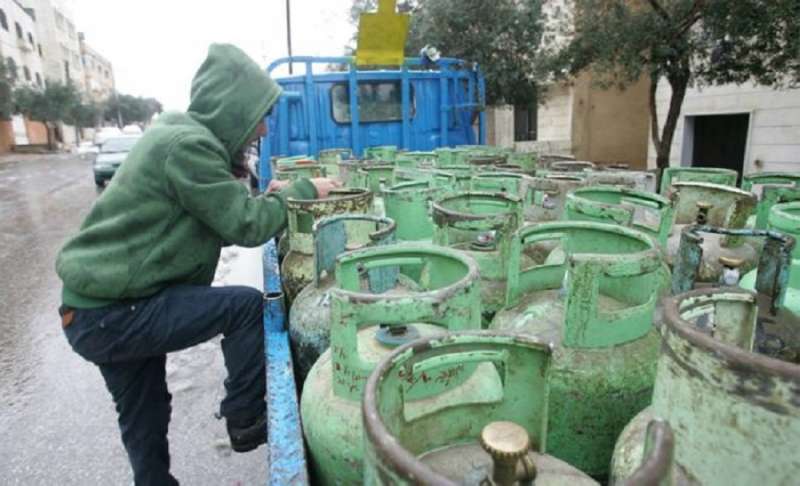 وزارة العمل تعلن توفر 500 فرصة عمل بمهنة تحميل أسطوانات الغاز