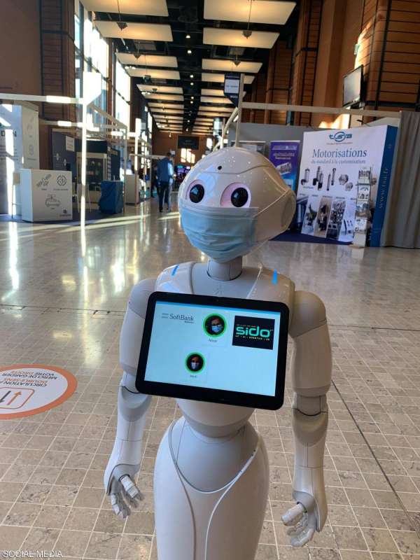 الروبوت بيبر الياباني يبحث عن وظيفة