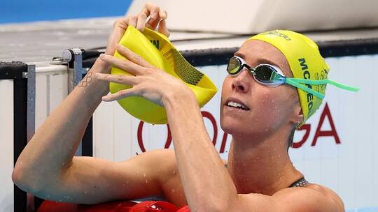 السباحة مكيون تحطم الرقم القياسي الأولمبي في سباق 100 متر حرة