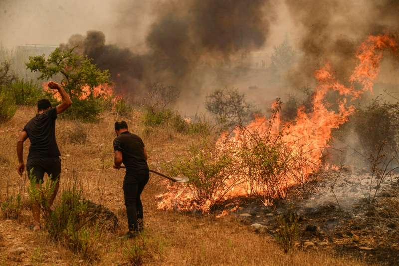 ارتفاع حصيلة قتلى حرائق الغابات في تركيا