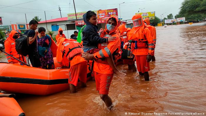 الفيضانات تقتل 14 شخصا في شرق الهند