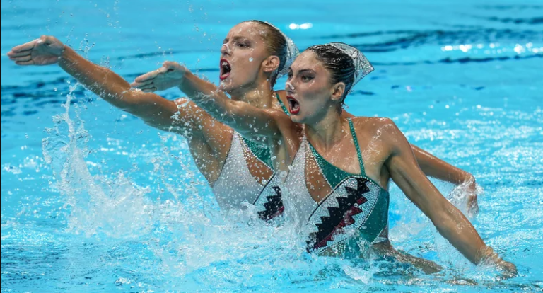 عزل الفريق اليوناني للسباحة الايقاعية بسبب خمس إصابات بكورونا
