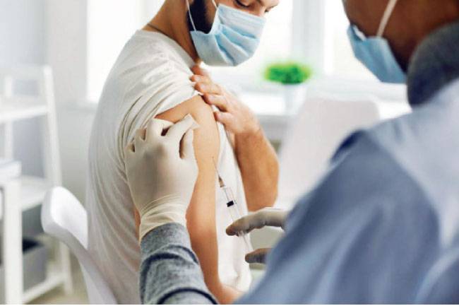 تفاصيل إعطاء الجرعة الثالثة من لقاح كورونا