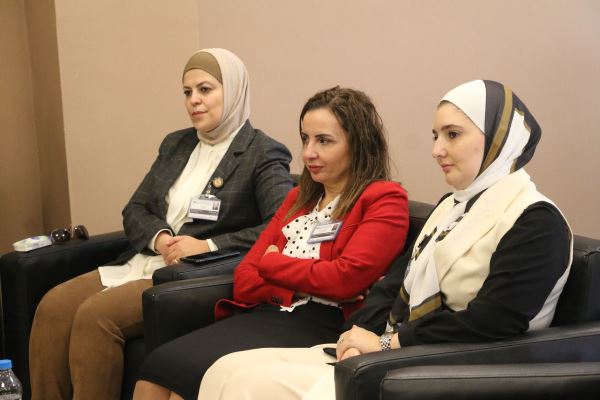 ناصر الدين يلتقي أساتذة الإعلام في جامعة الشرق الأوسط