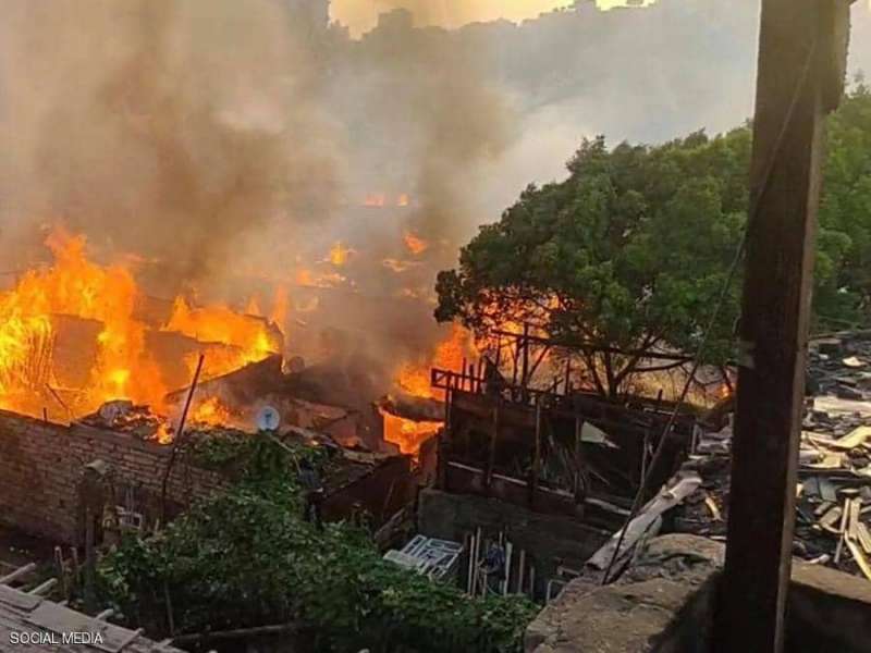اندلاع حريق هائل في 12 محلا لبيع الأخشاب بمصر