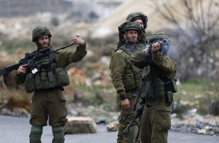 قناة عبرية تكشف عن قرار حظر الإجازات لجميع جنود الاحتلال