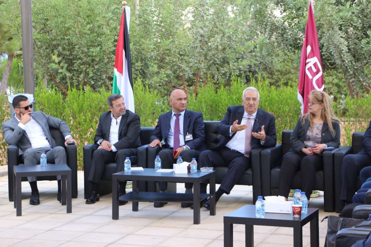 جامعة الشرق الأوسط MEU تنضم جلسةٍ حوارية عن أهمية الأحزاب في الدولة - صور 