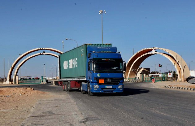 الداوود: 3000 شاحنة اردنية جاهزة لدخول العراق خلال اليومين القادمين