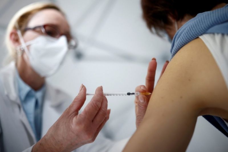إيطاليا تسجل زيادة بـ40 في عدد الحاصلين على الجرعة الأولى من اللقاح المضاد لكورونا