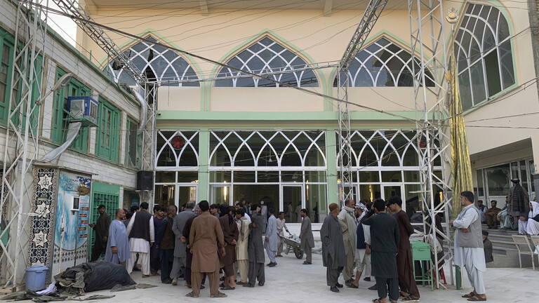ارتفاع حصيلة القتلى بالهجوم الانتحاري على مسجد شيعي جنوب أفغانستان إلى 62 شخصا