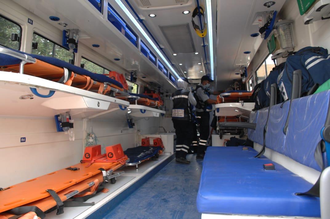 صور - ما هي حافلة الدفاع المدني الضخمة التي شوهدت أمام المستشفى الميداني امس؟