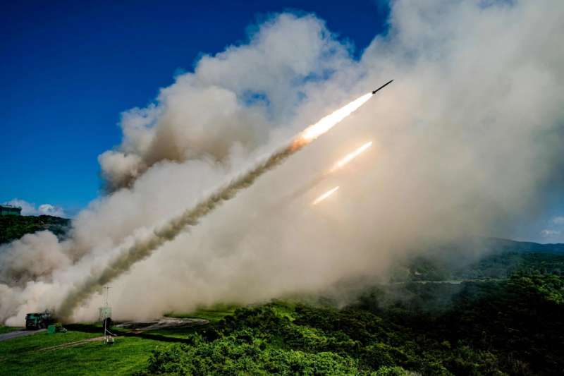 الولايات المتحدة تختبر مكونات صواريخ أسرع من الصوت