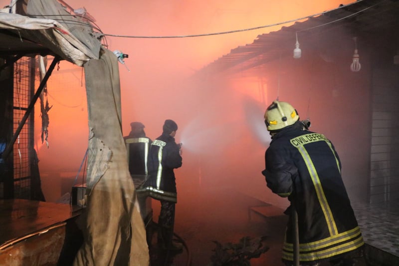 حريق بسطات ومحال في مجمع رغدان