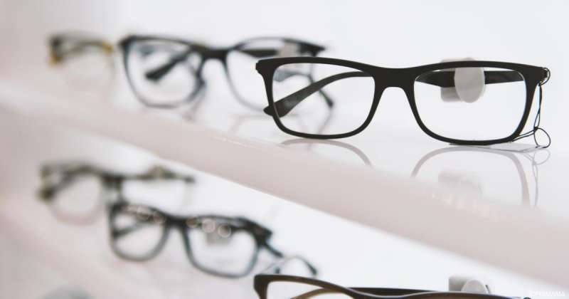 نظارات طبية مجانية لطلبة المدارس في الصفوف الأساسية