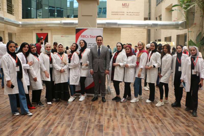 كلية الصيدلة في جامعة الشرق الأوسط تنظم فعالية طبية بالتعاون مع  RBC’s team