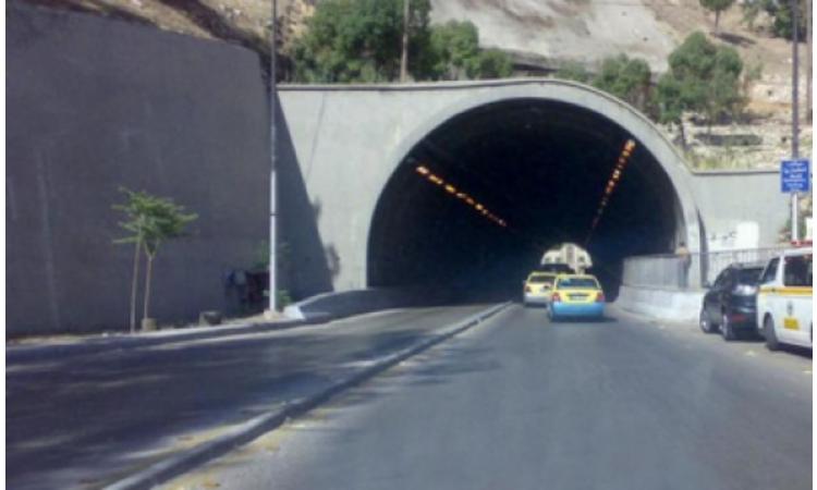 ضبط سائق يعيق حركة السير في احد انفاق العاصمة عمان