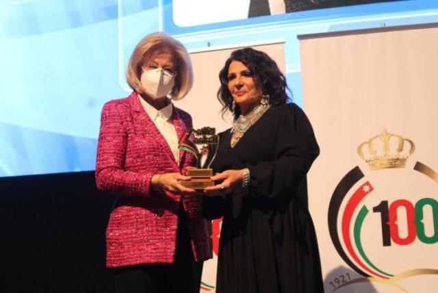  وزيرة الثقافة ترعى أوبريت شعب واحد بجامعة عمان الأهلية (صور)