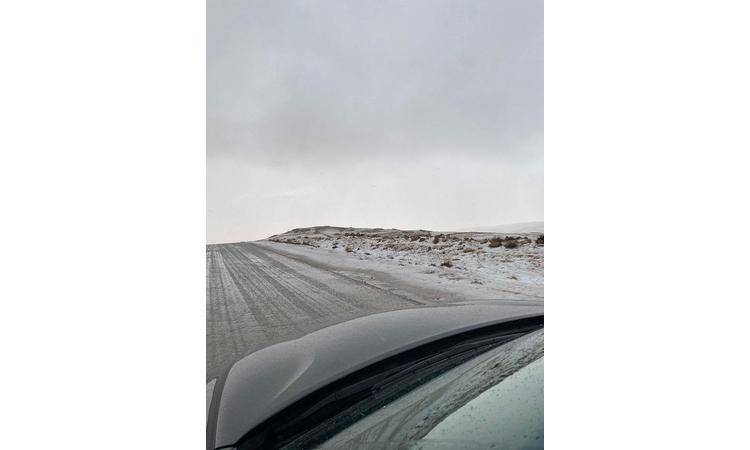 تساقط زخات خفيفة من الثلوج في جبال الشراه