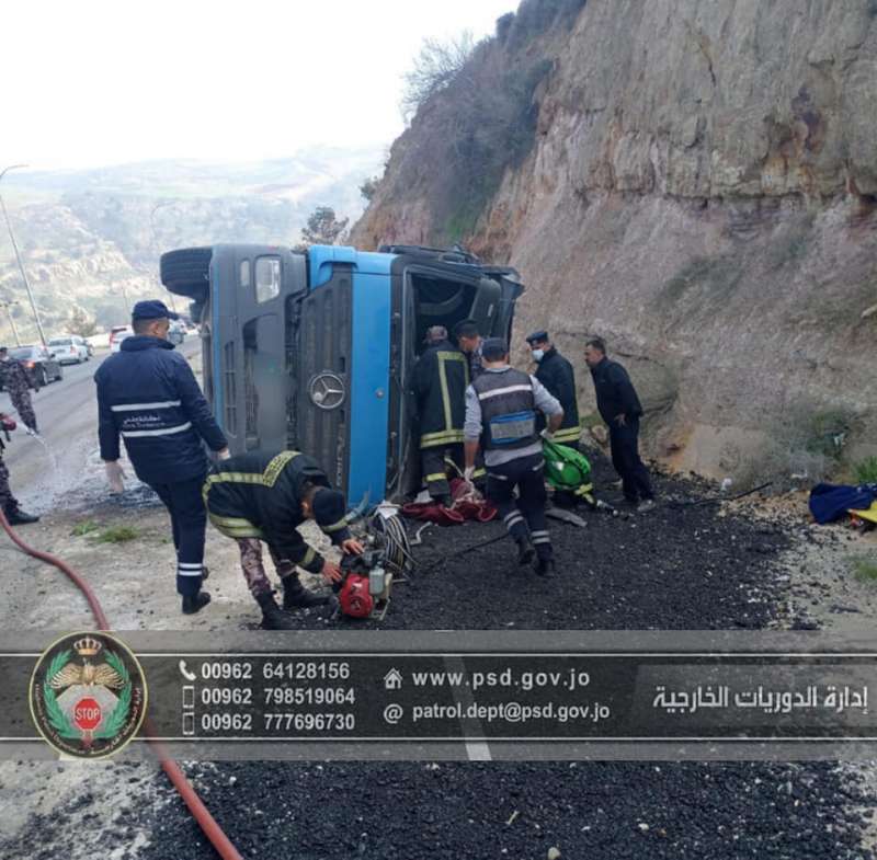 3 إصابات بحادث تصادم على طريق إربد – عمان