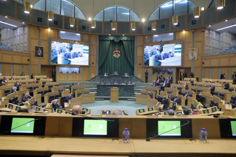 جدل تحت قبة البرلمان اثر تقديم بند قانون الاحزاب على جدول الاعمال