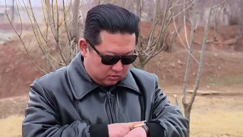 زعيم كوريا الشمالية يتعهد ببناء قوة عسكرية لا يمكن لأحد وقفها