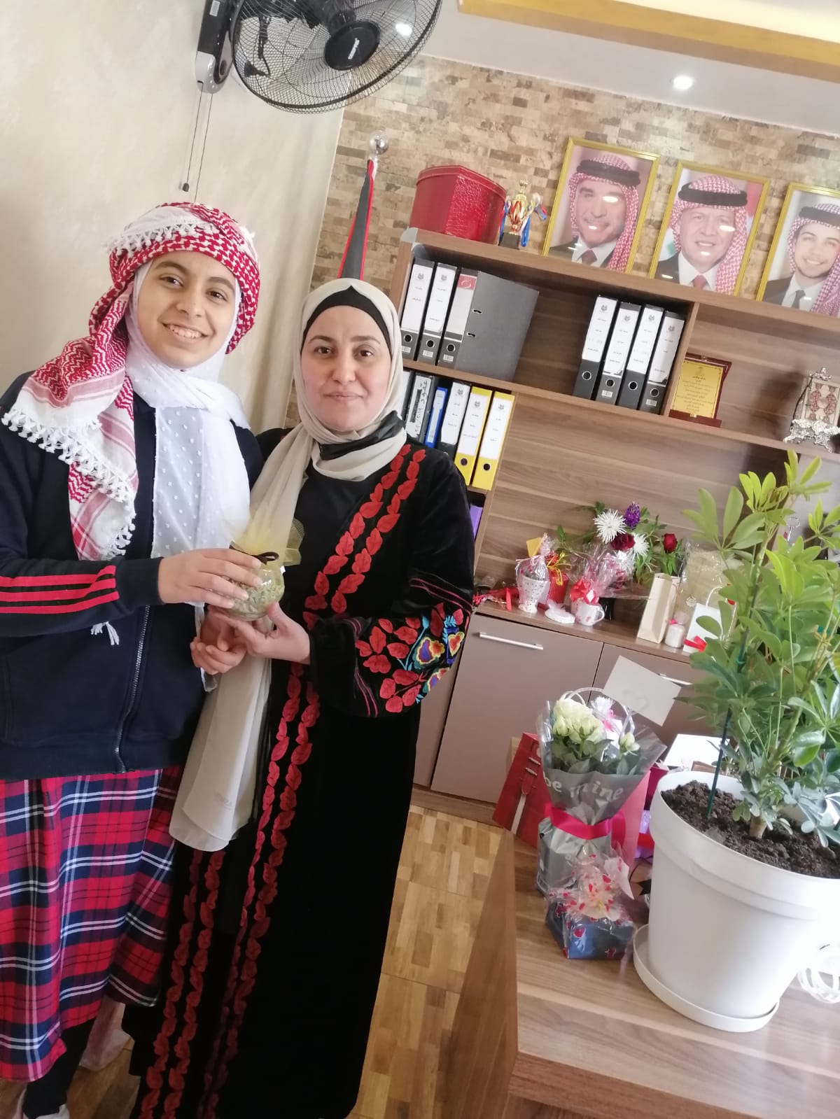 مدارس الوفاق النموذجية تحتفي بذكرى معركة الكرامة وعيد الام