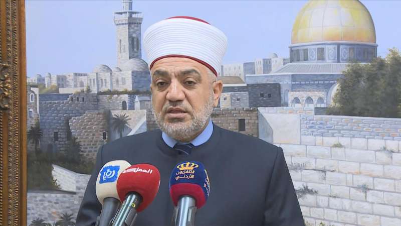 وزير الاوقاف يبرر منع الاعتكاف في المسجد الاقصى: هذا معمول به منذ 1967