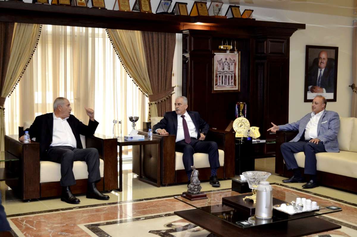 وزير الخارجية الأسبق  ناصر جودة يختتم فعاليات نموذج الأمم المتحدة لطلبة عمان الأهلية